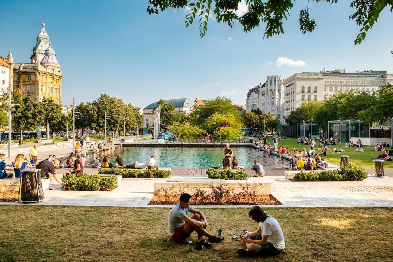 Сasa de vacaciones Your Frisky In The Iconic Vaci Street *