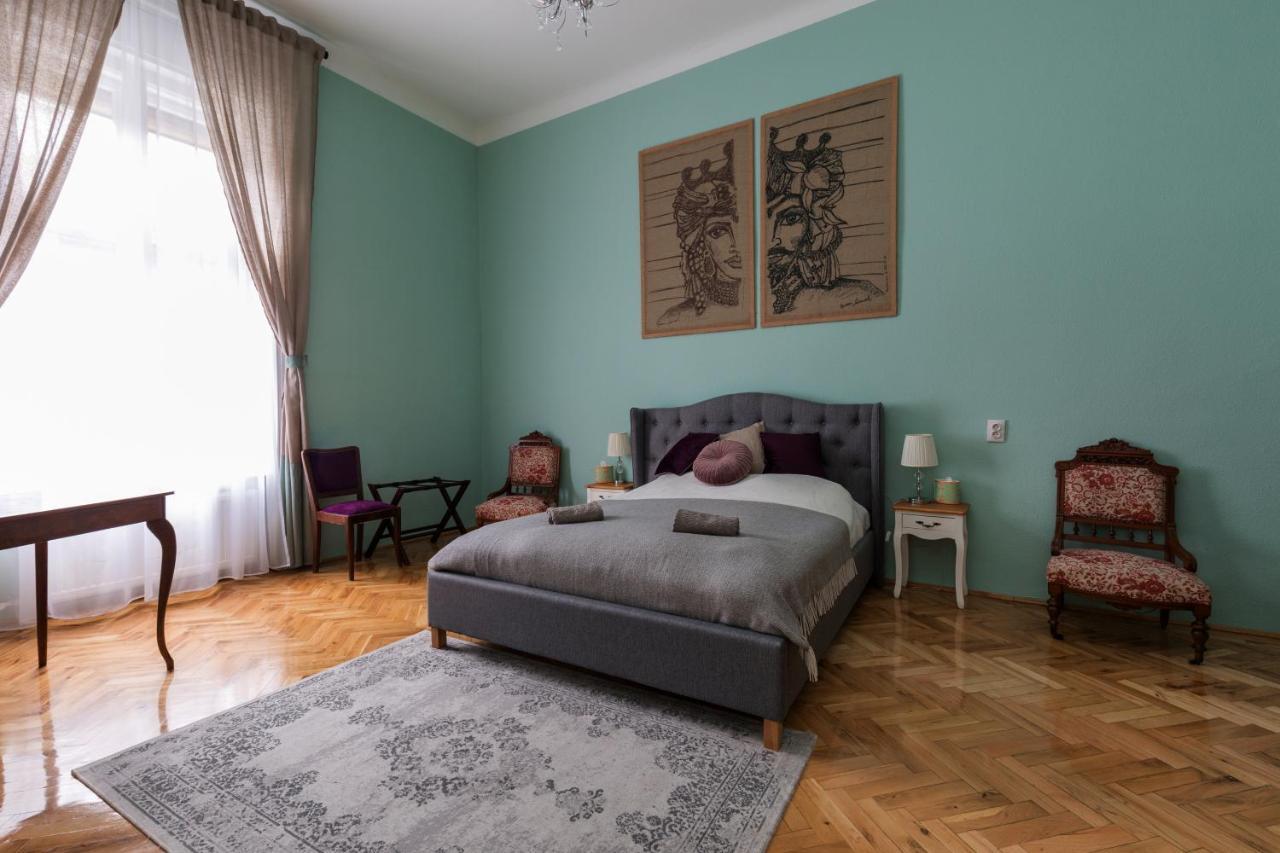 Eclectic Luxury & Spacious 2br Ac In Center * Budapest