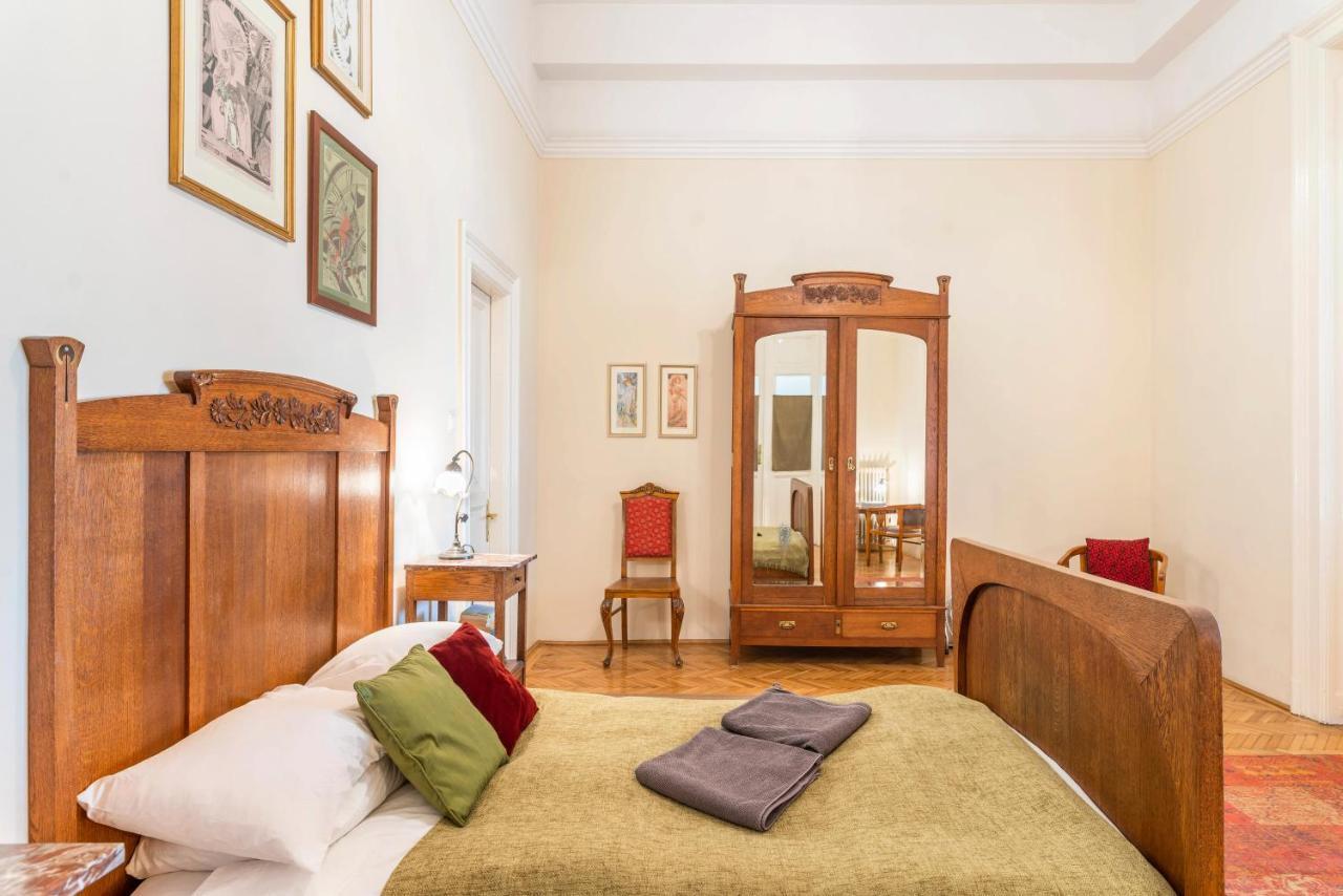 Stunning Spacious Art Nouveau Apart , Grand Piano Apartmán