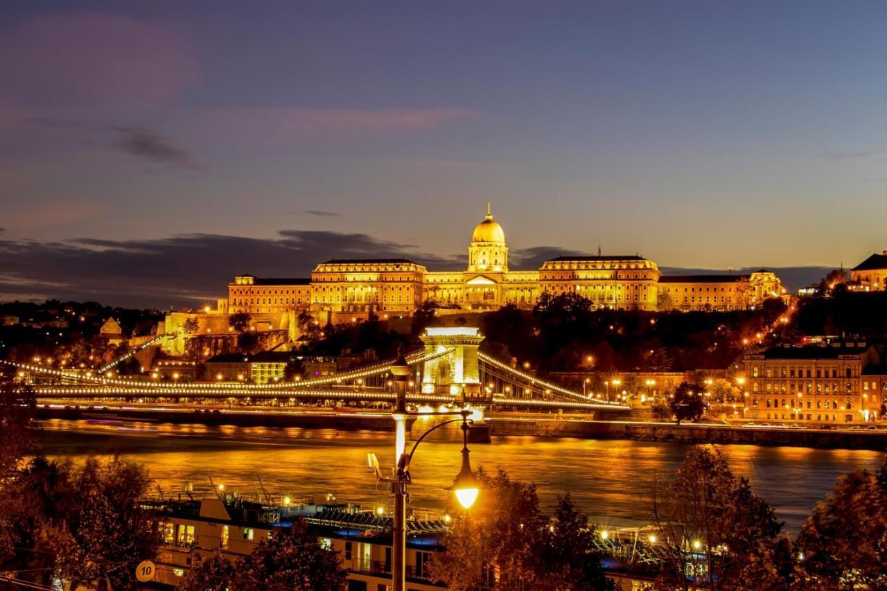 Full Danube -castle Panorama Classic *