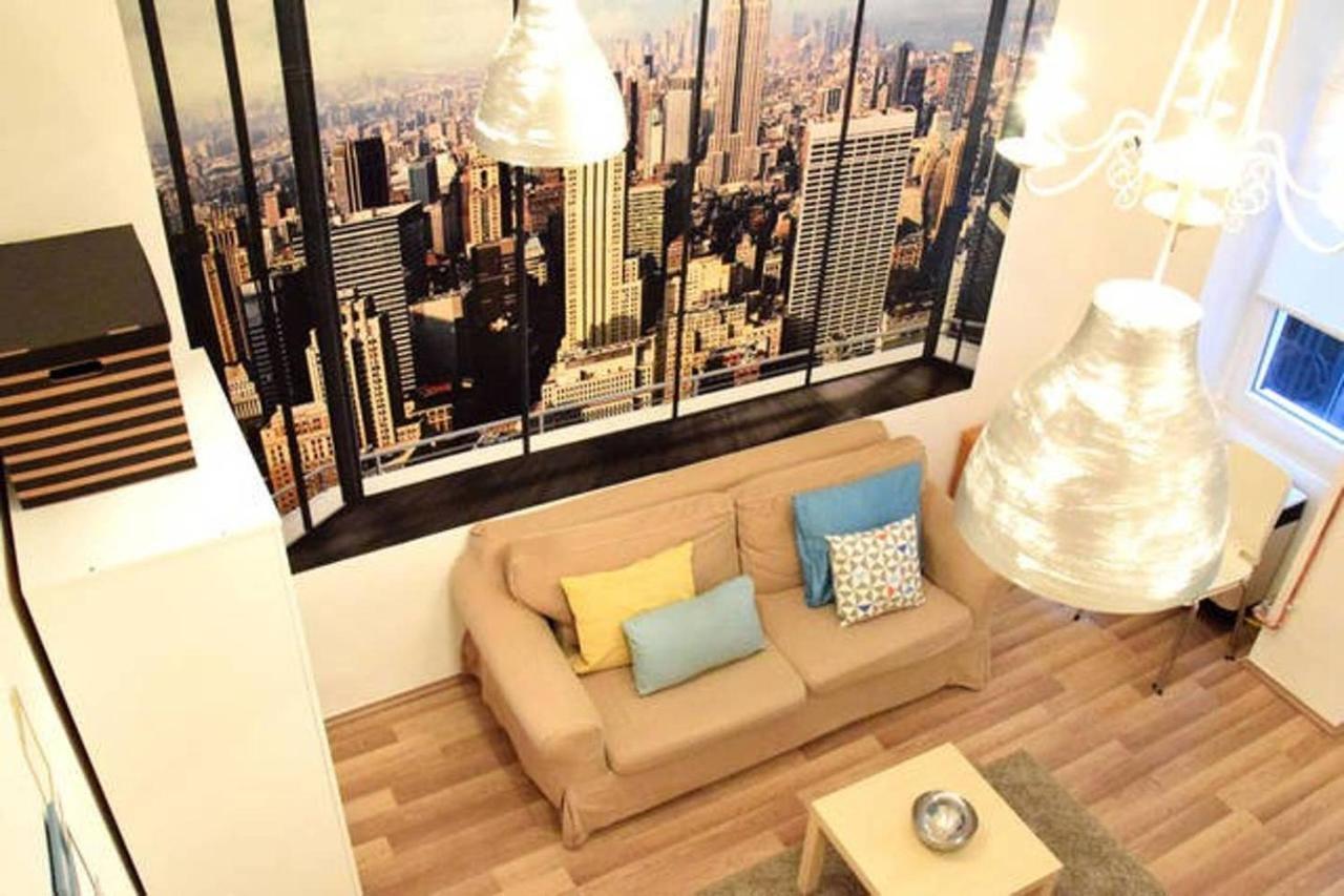 Bpr Rainbow Design Apartment