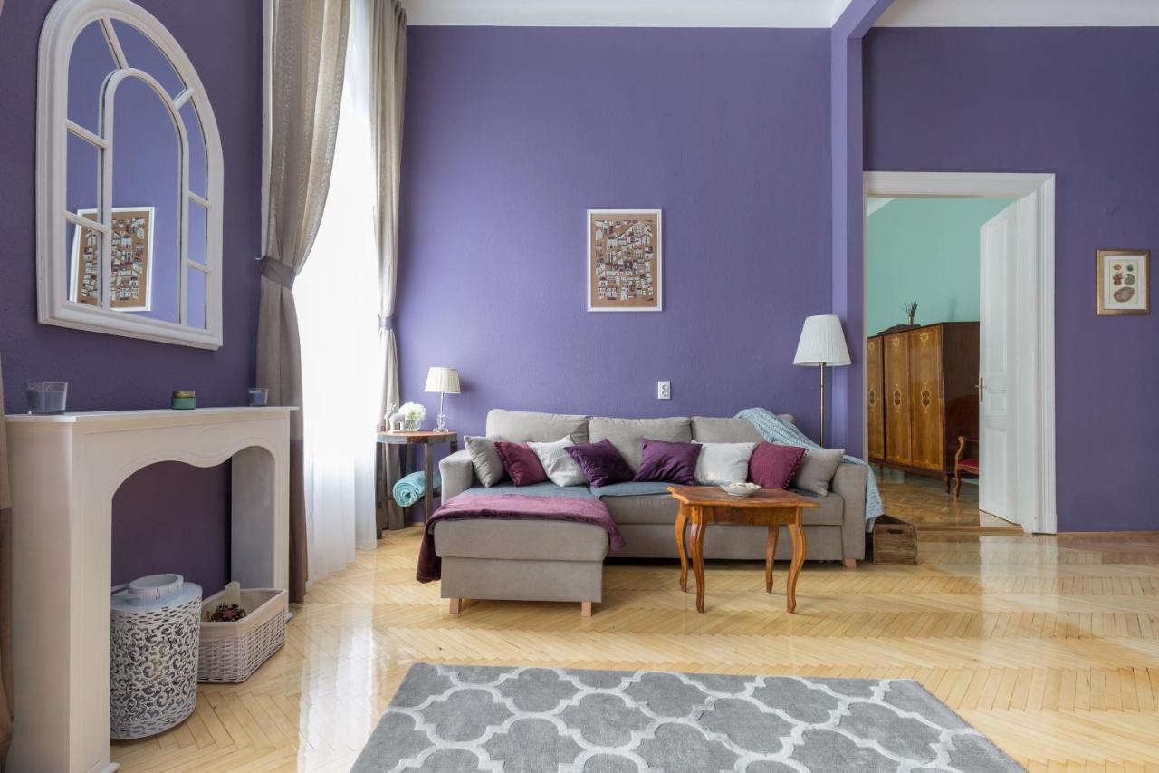 Eclectic Luxury & Spacious 2br Ac In Center Lejlighed Budapest