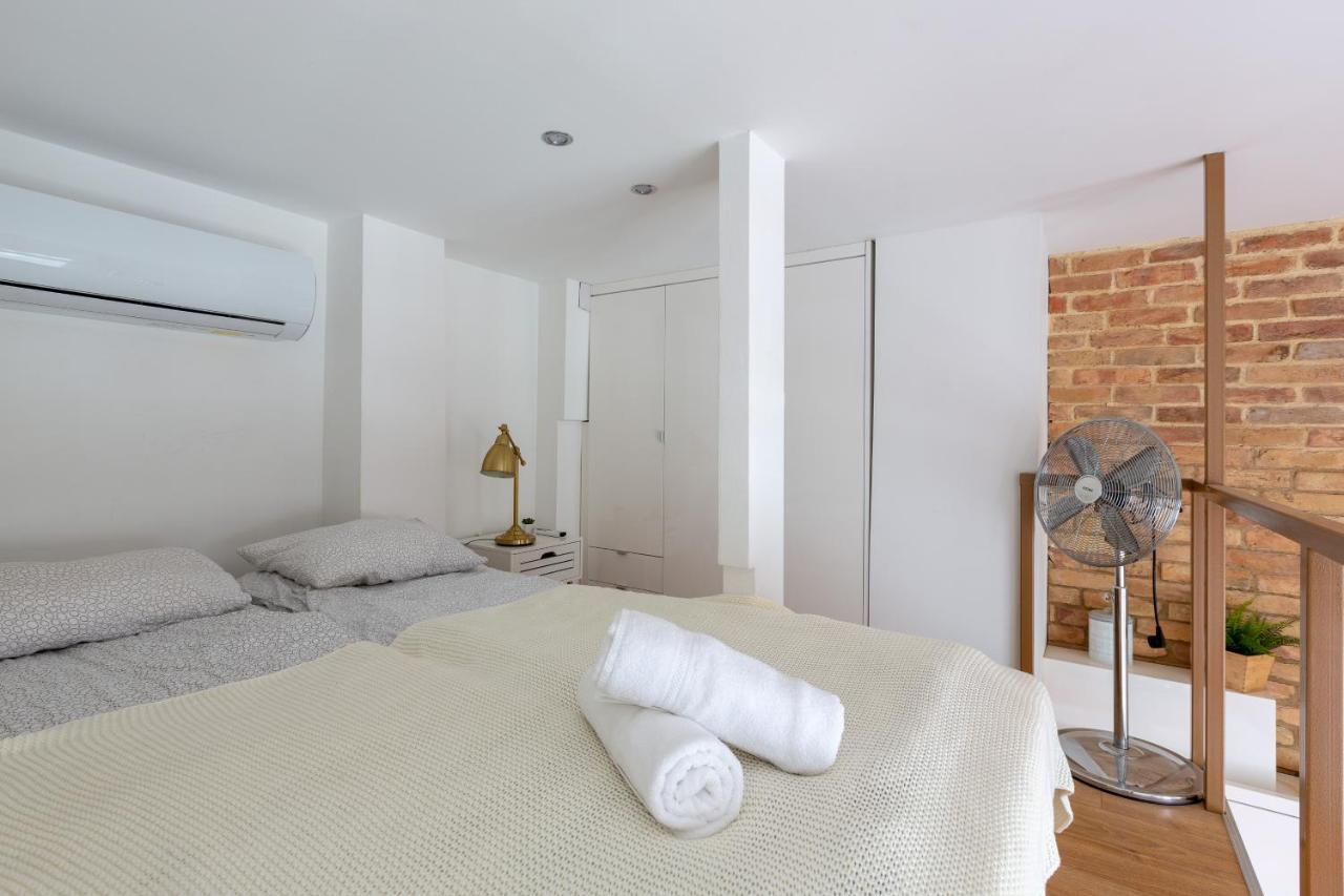 Apartment Dream In The Walking Street