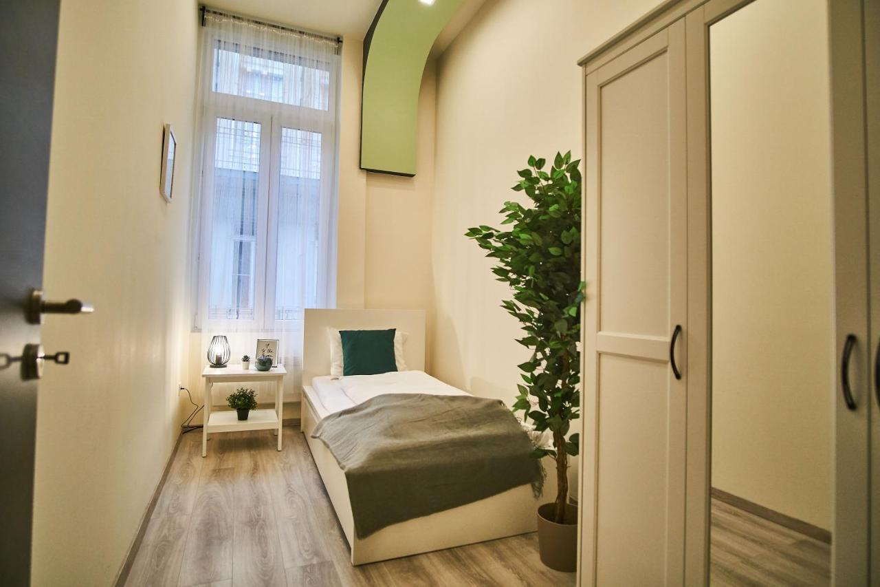 F4 Design Apartment- Appartamento Budapest