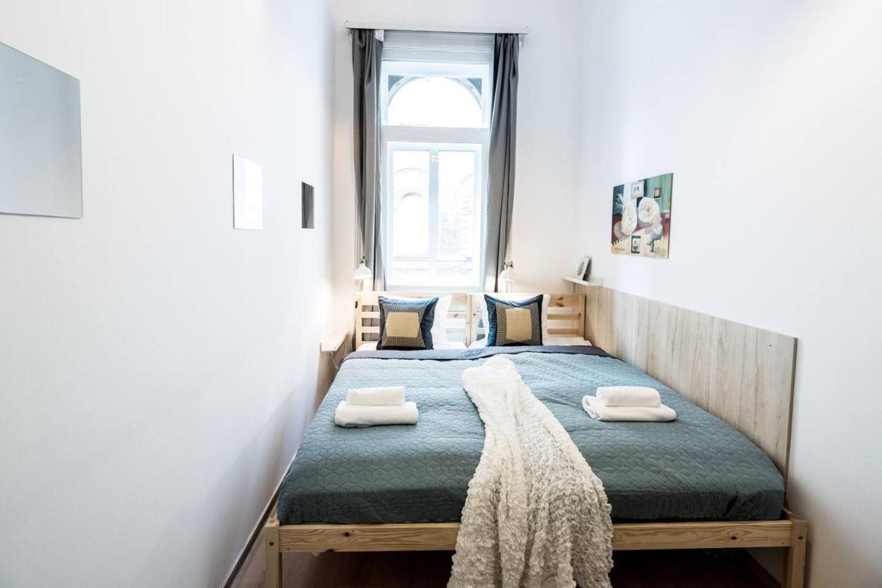 Cosy And Central With 4 Bedrooms And A/c Budapest