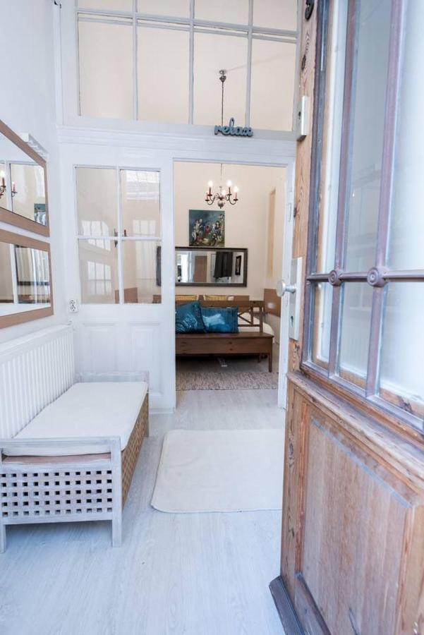 Cosy And Central With 4 Bedrooms And A/c *