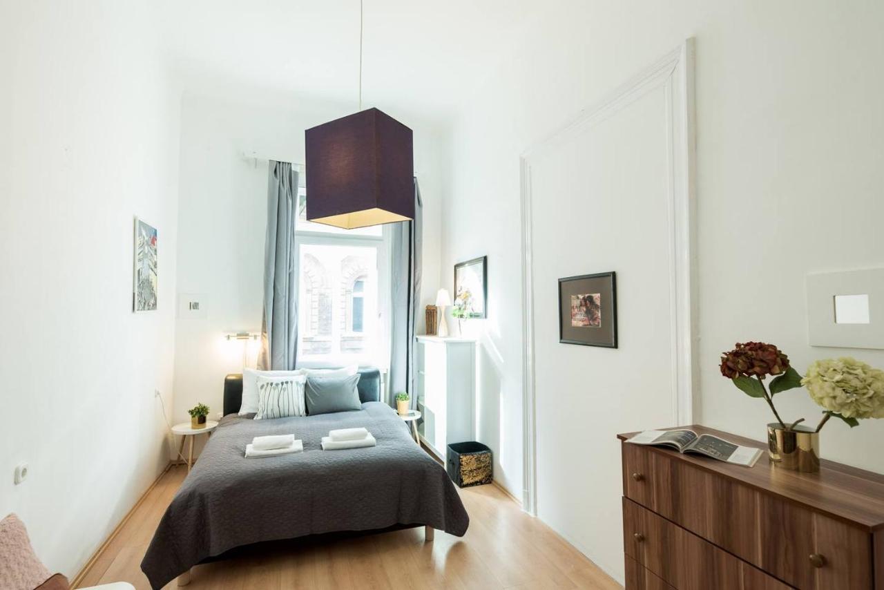 Lejlighed Cosy And Central With 4 Bedrooms And A/c Budapest