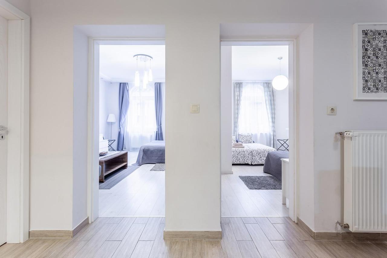 Goldcentral Grand Boulevard Apartment