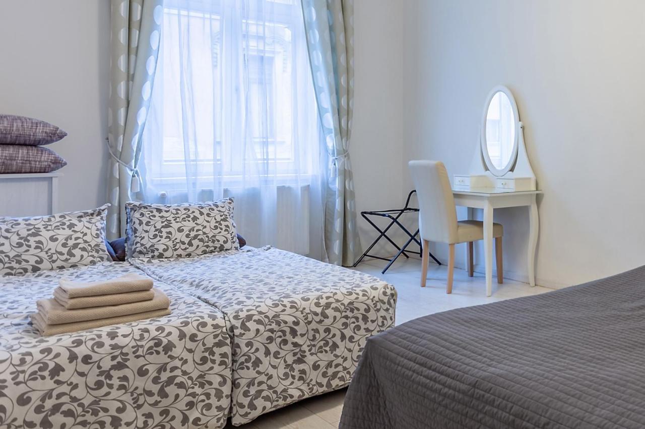 Goldcentral Grand Boulevard Apartment *