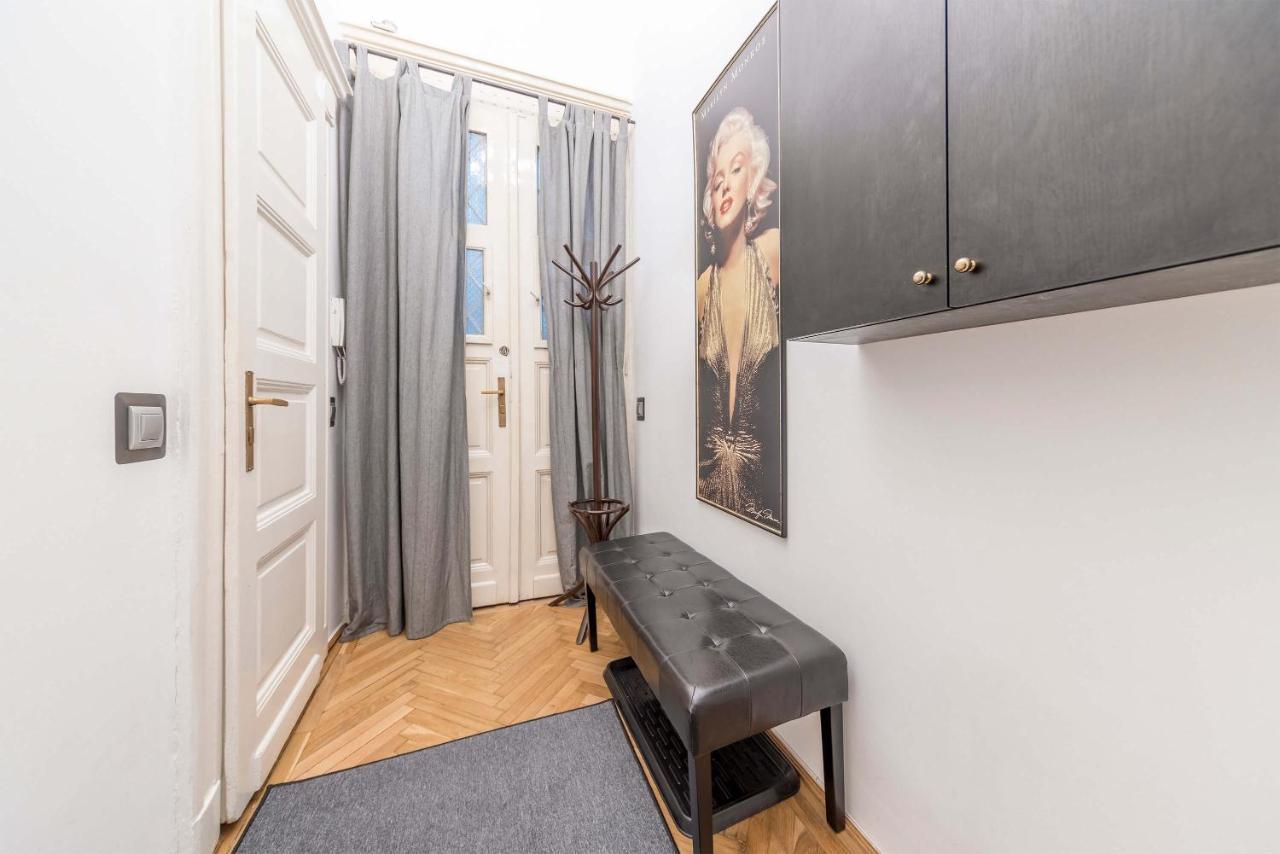 April Studio On The City Center Appartamento