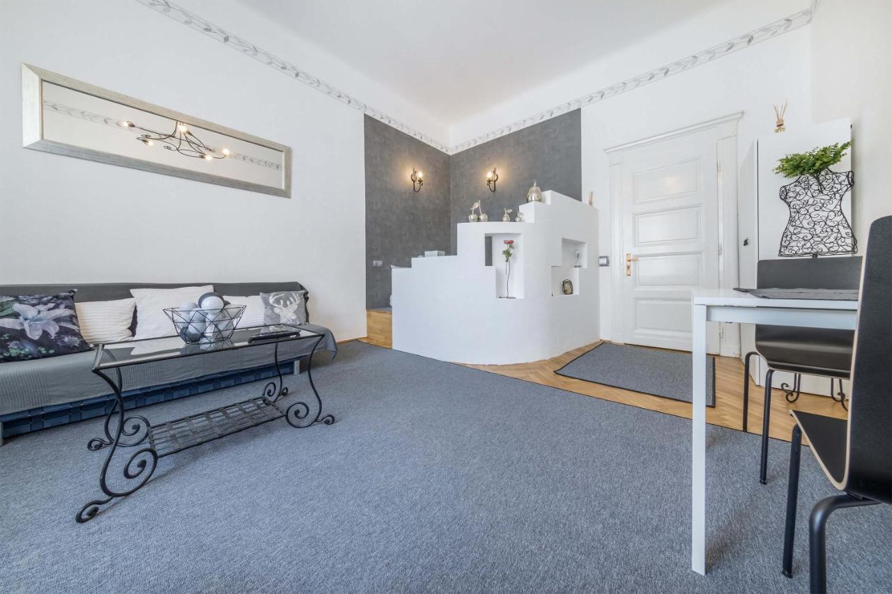 April Studio On The City Center Appartamento Budapest