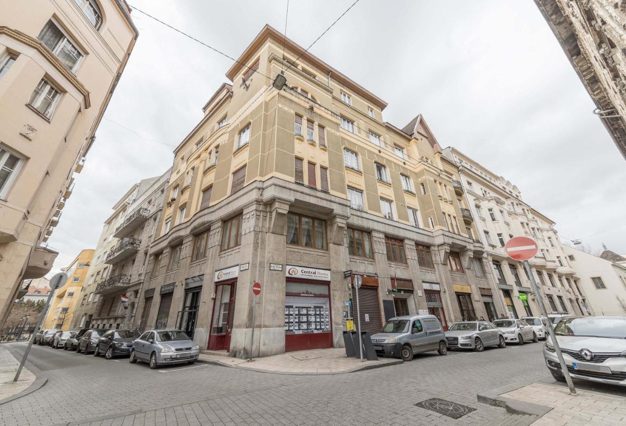 April Studio On The City Center Appartamento