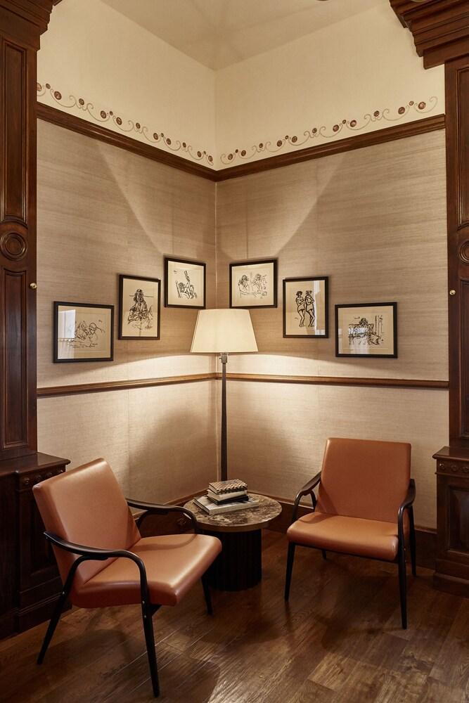 Hotel Callas House 4*