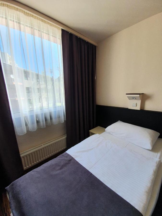 Pest Hotel 3*