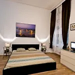 Daphne Deluxe Apartment