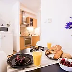 Avantgarde Apartments