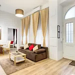 Standard Apartment by Hi5 - Weiner Leo
