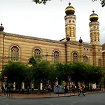 Km33 Apartments - Budapest - Hostaid