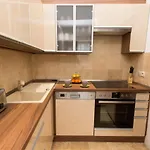 Elegant Apartment With Buda Castle View