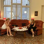 Guest Rest Studio Apartments