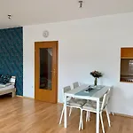Orangehomes Large Studio Apartment Erkel Street