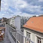 Orangehomes Fantastic 3 Bedrooms Apartment Dohany Street
