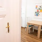 Cozy & Quiet Apartment Near Kiraly Street Free Parking, Ac, Perfect For 4 Guests!