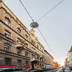 Cozy&quiet apartment near Király street 4ppl, AC, FREE PARKING BOOKABLE