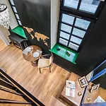 Unique & Stylish - Home Of Traveler In City Center