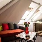 St. Gellert Square - Minilux Apartman