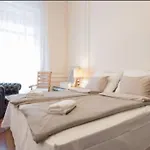 Luxury Art Deco Suite Close To Museum Of Fine Arts