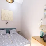New York Cafe Apartment In Center