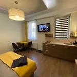 Frank & Fang Apartments Mk1