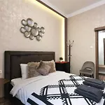 Smart Hidden Gem Art-Deco Residence