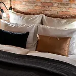 Very Stylish And Central Ac Apartment