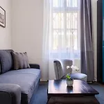 Andrassy Garden Apartment In Center