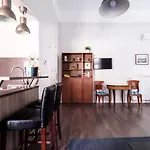 Andrassy Garden Apartment In Center