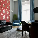 Premium Apartments By Hi5 - Astoria Square