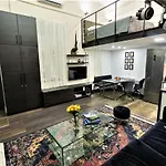 Goldcentral Apartment Art B6