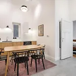 Bpr Scandi Home - Designer Apt At Kiraly Street With Ac