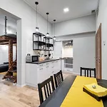 Royal Apartment With A/C