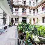 Quiet Apartment Just 10 Minutes From The Center