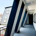 Premium Apartment By Hi5 - Penthouse Studio + Rooftop