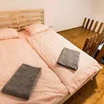 Quiet Apartment Just 10 Minutes From The Center