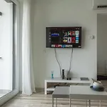 Dob36 Apartment With Free Private Parking And Balcony