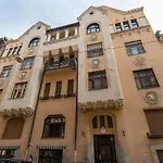 D.Five Aradi B Apartment