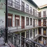 Bpr Robinia Downtown Apartment