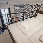Bpr Robinia Downtown Apartment