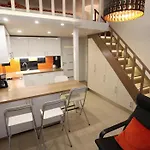 D.Five Heroes\' Square Expat Family Apartment