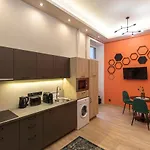 E13 Extravagant Studio
